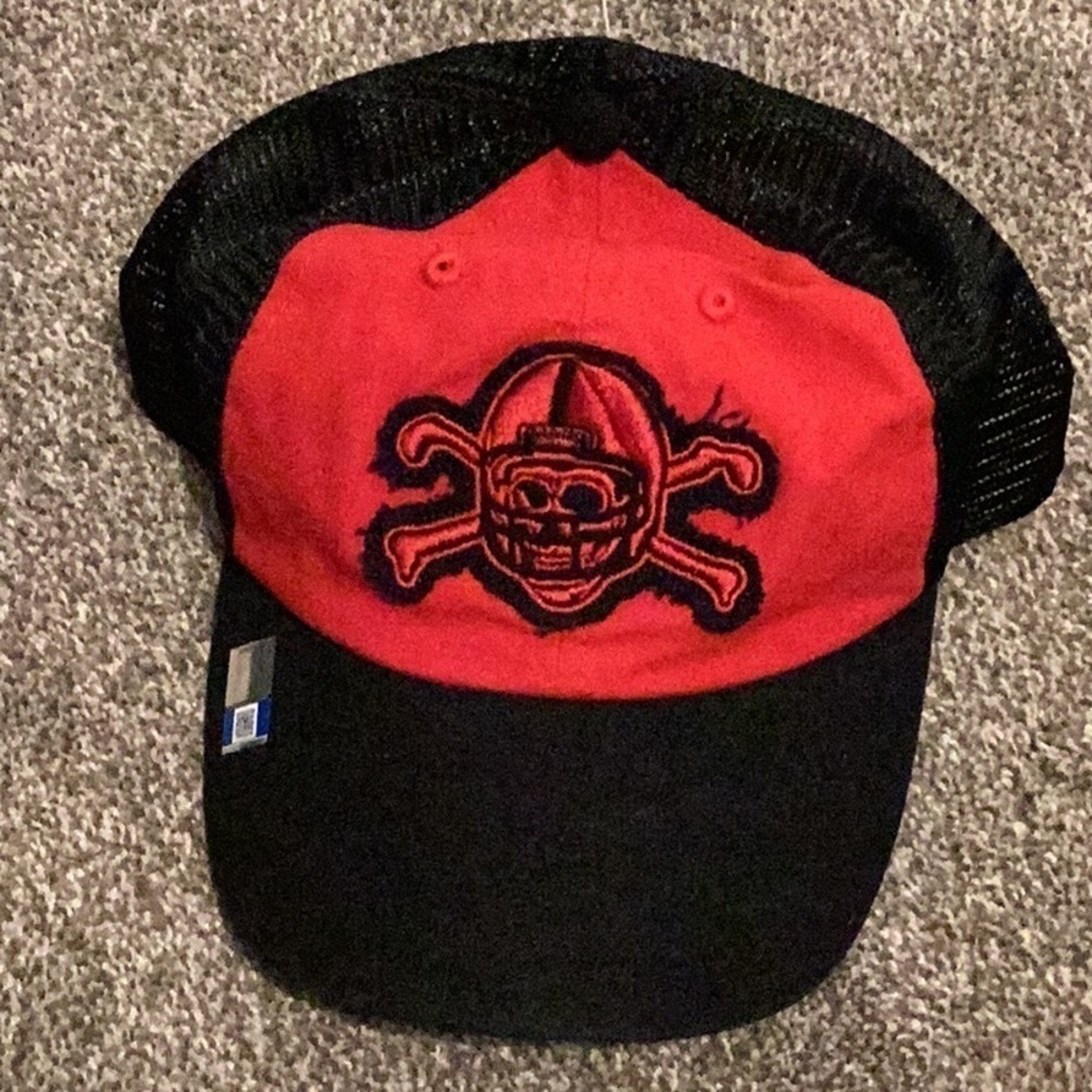 NWOT Captivating Headwear Cap‎